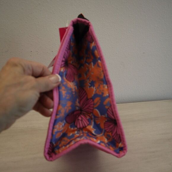 Betsey Johnson TBJ-1299 Pink Embroidered Hearts N/S Flap Lunch Tote Bag - Picture 8 of 8